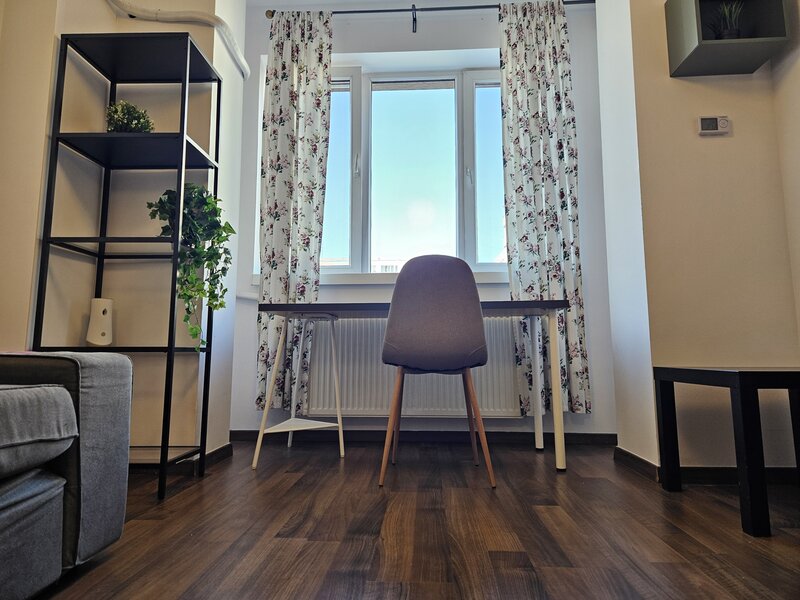 Ferdinand, proprietar, 2 cam. metrou, centrala term AC mobilat utilat liber