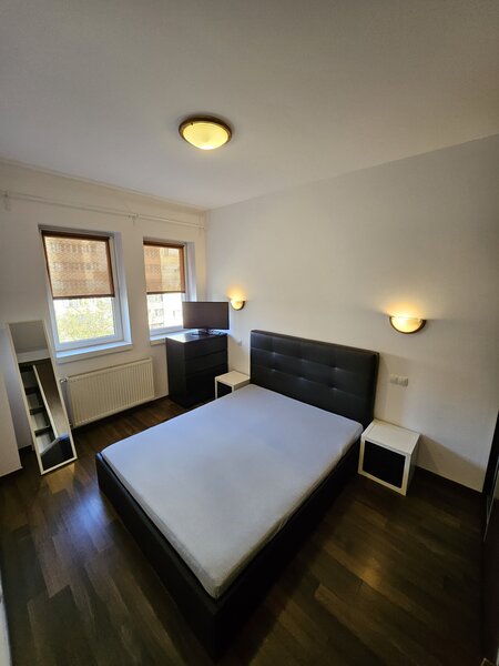 Ferdinand, proprietar, 2 cam. metrou, centrala term AC mobilat utilat liber