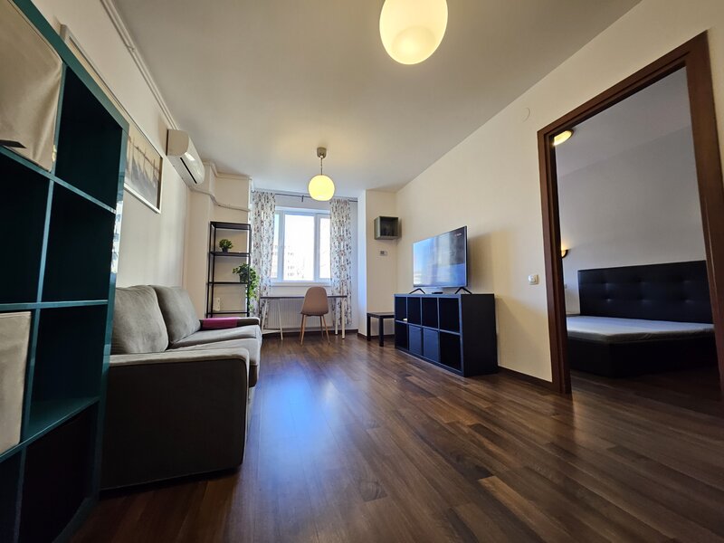 Ferdinand, proprietar, 2 cam. metrou, centrala term AC mobilat utilat liber