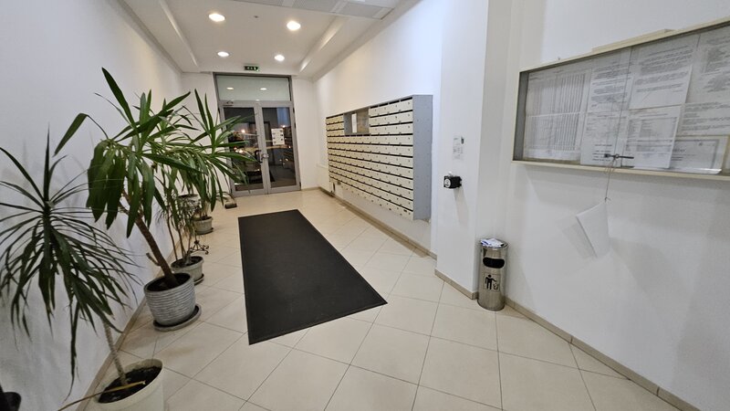 Ferdinand, proprietar, 2 cam. metrou, centrala term AC mobilat utilat liber